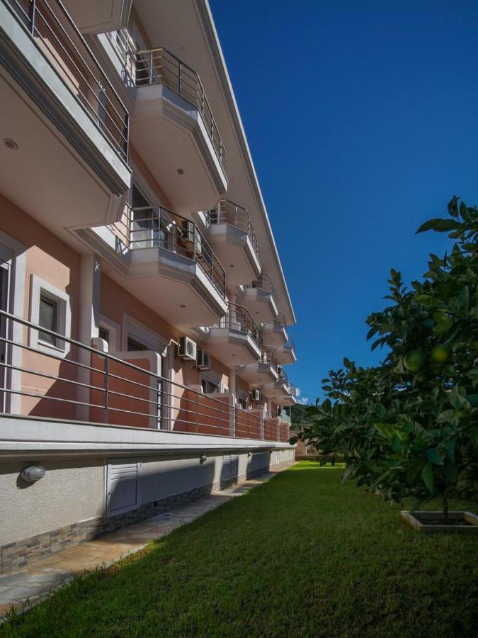 Himara Royal Hotel Exteriör bild