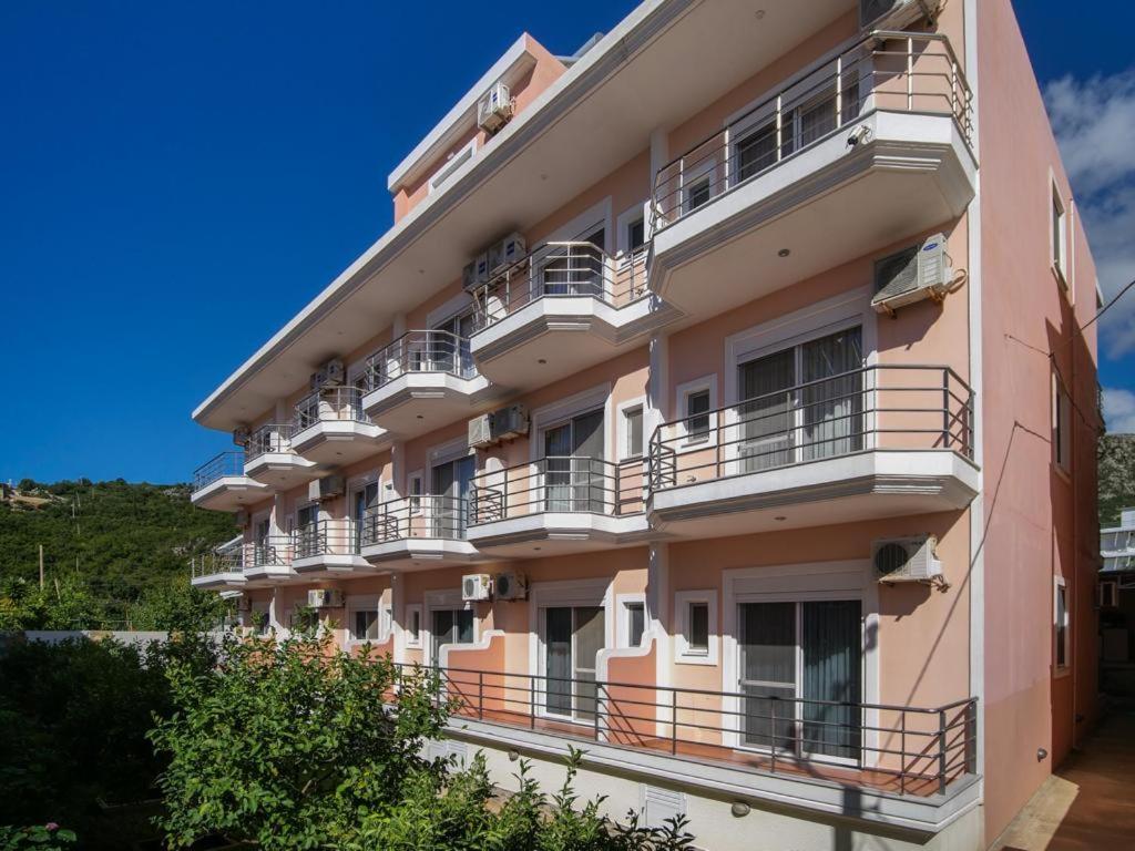Himara Royal Hotel Exteriör bild