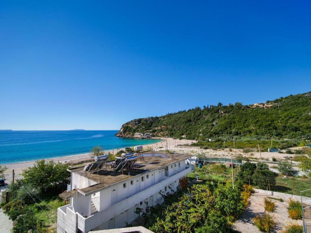 Himara Royal Hotel Exteriör bild