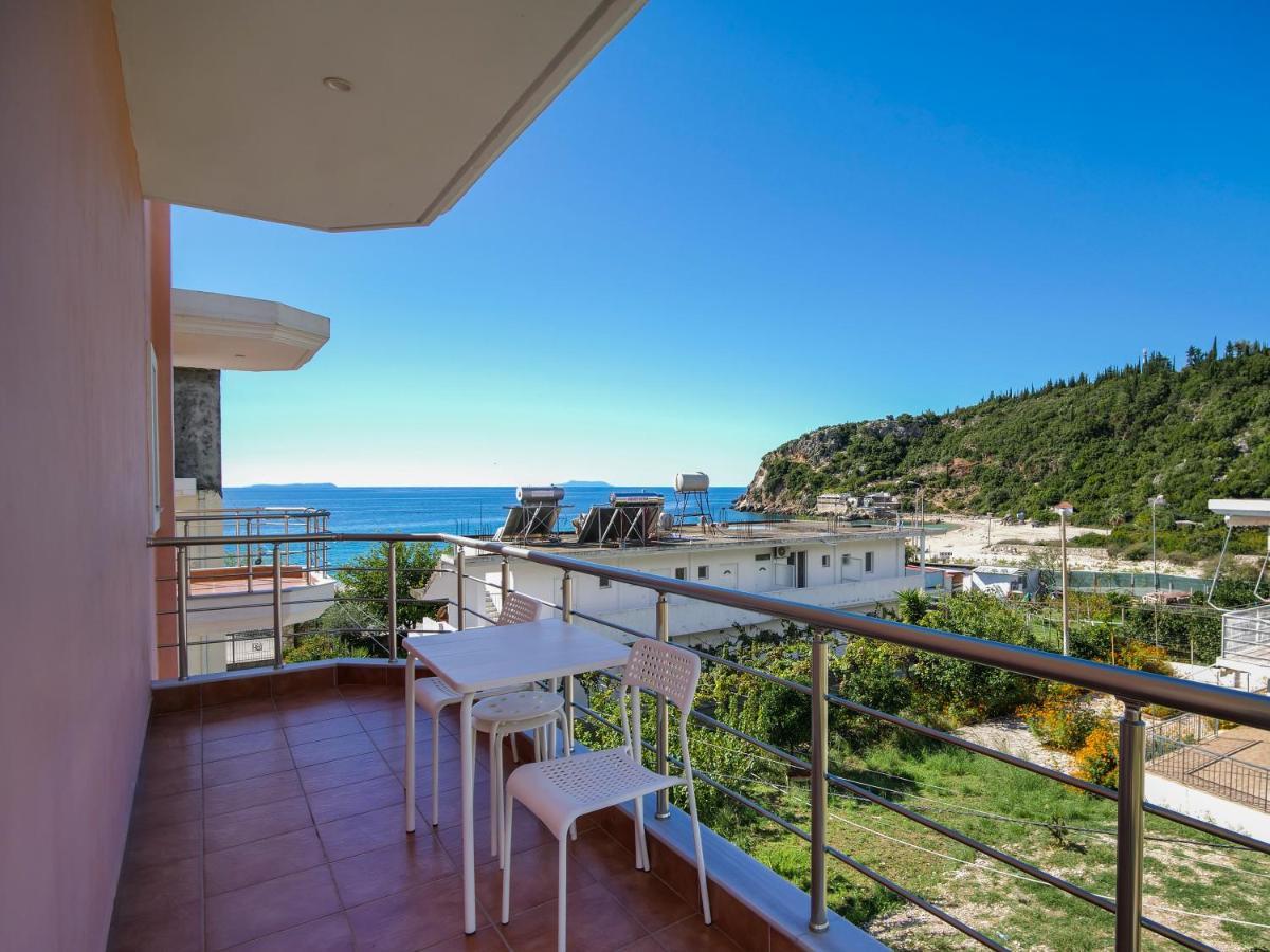 Himara Royal Hotel Exteriör bild