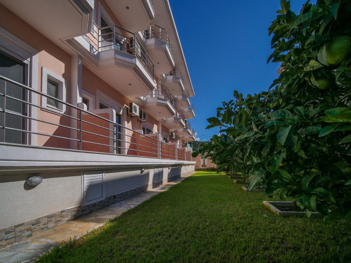 Himara Royal Hotel Exteriör bild