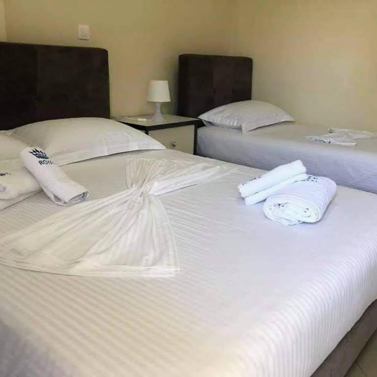 Himara Royal Hotel Exteriör bild